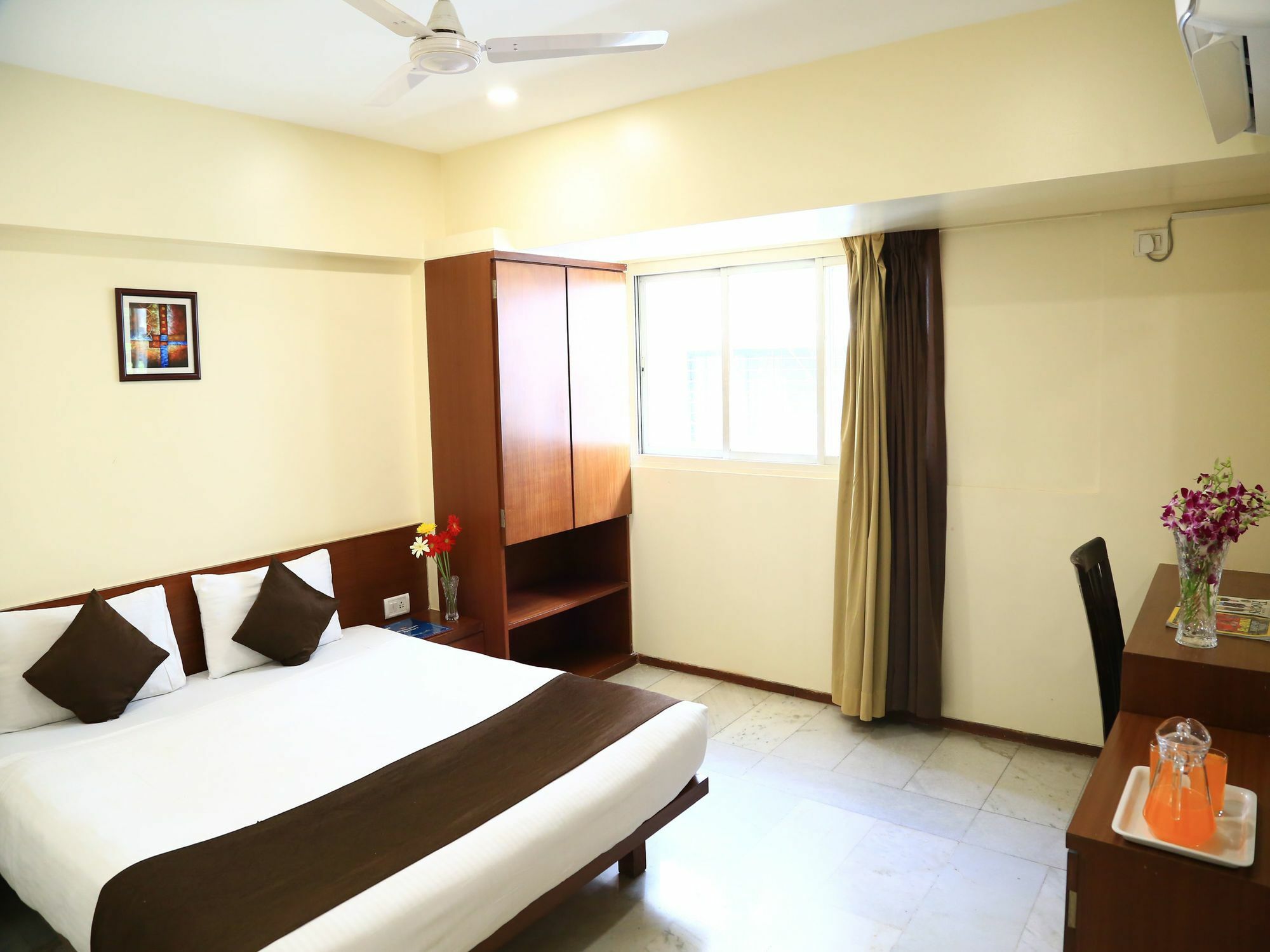Oyo 13771 Executive Residency Hotel Pune Exterior photo