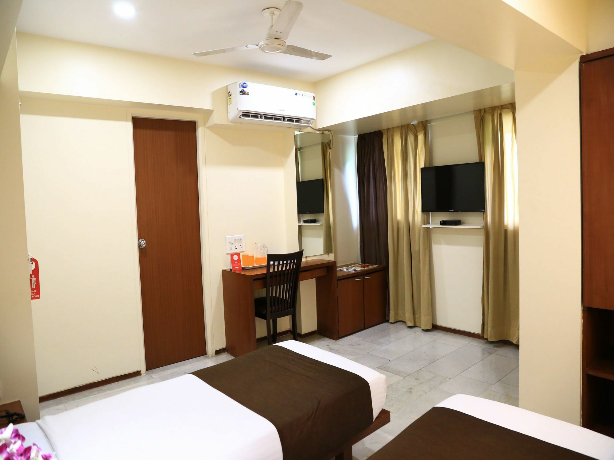 Oyo 13771 Executive Residency Hotel Pune Exterior photo